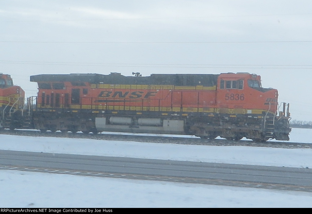 BNSF 5836